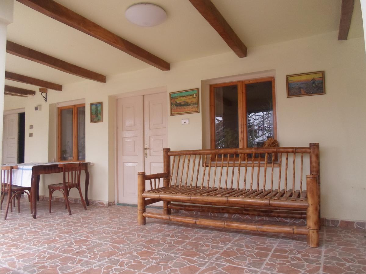 Guesthouse Aisi In لاجوديخي المظهر الخارجي الصورة