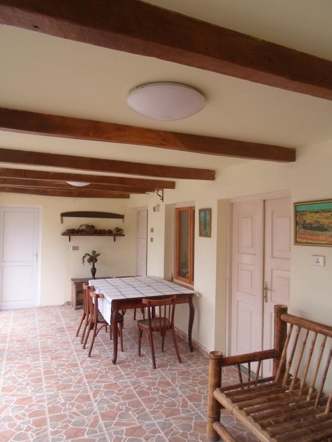 Guesthouse Aisi In لاجوديخي المظهر الخارجي الصورة